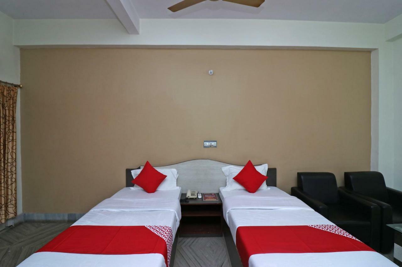 Oyo 37989 Hotel Debarshi Bānkura Zewnętrze zdjęcie