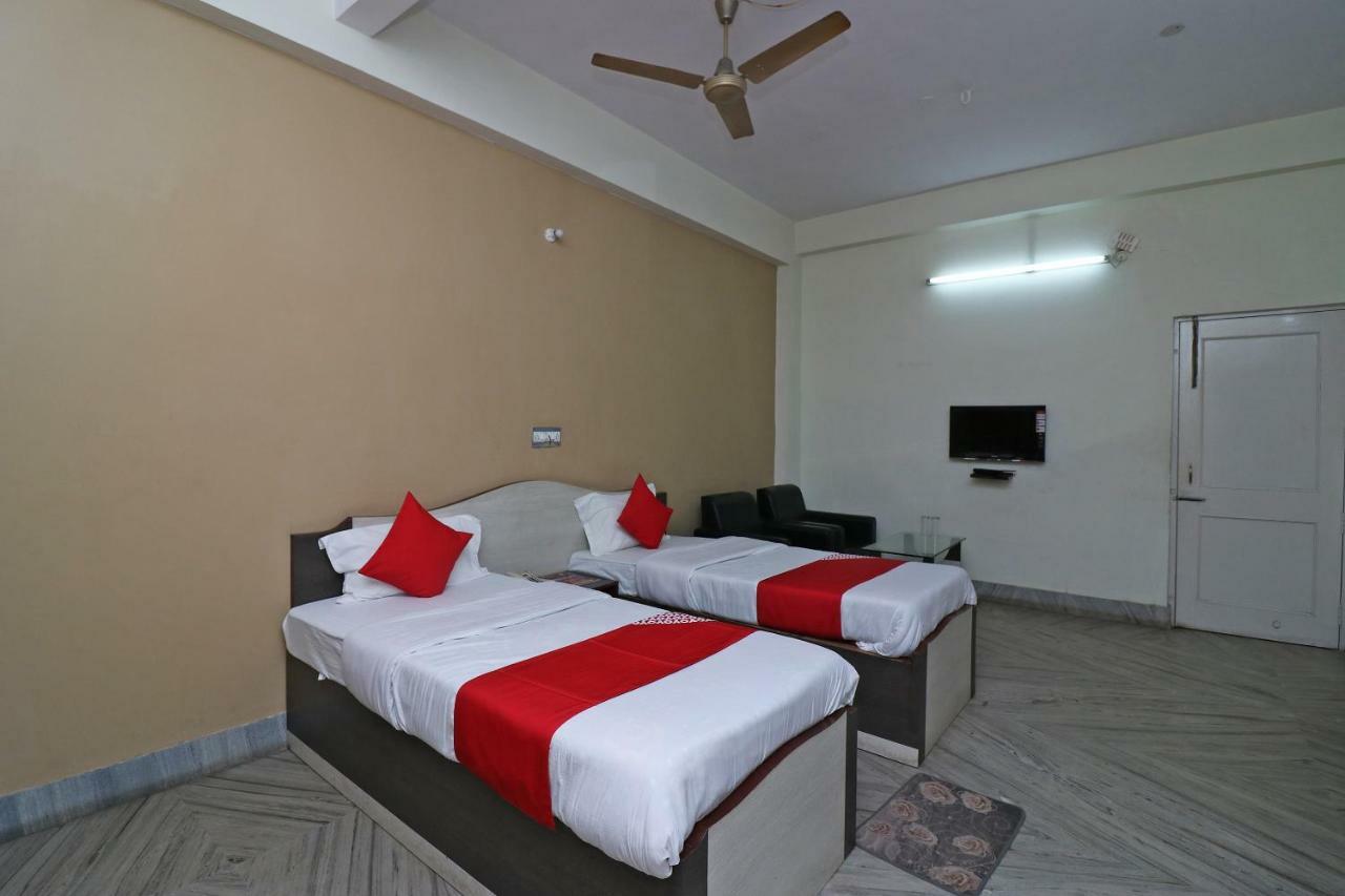 Oyo 37989 Hotel Debarshi Bānkura Zewnętrze zdjęcie